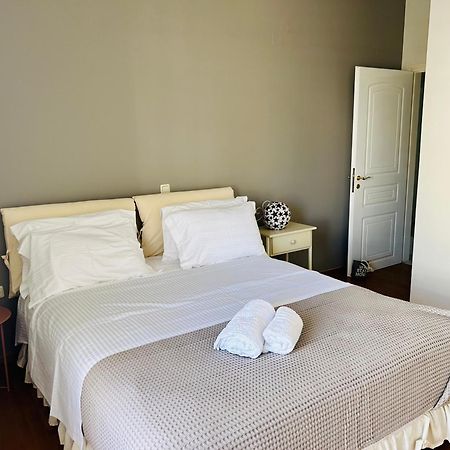Kaliroon Seaside Apartment Kalamata Bagian luar foto