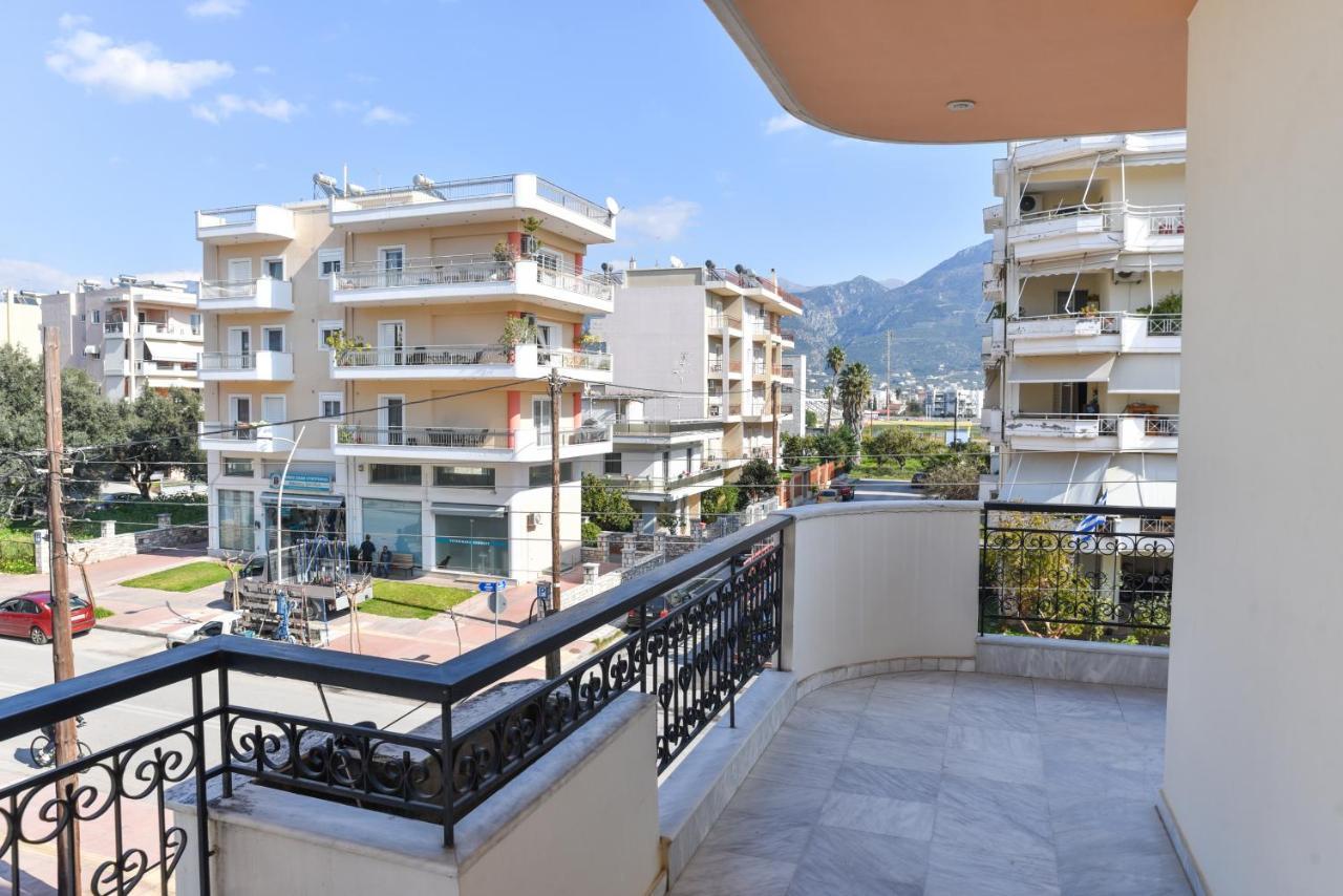 Kaliroon Seaside Apartment Kalamata Bagian luar foto