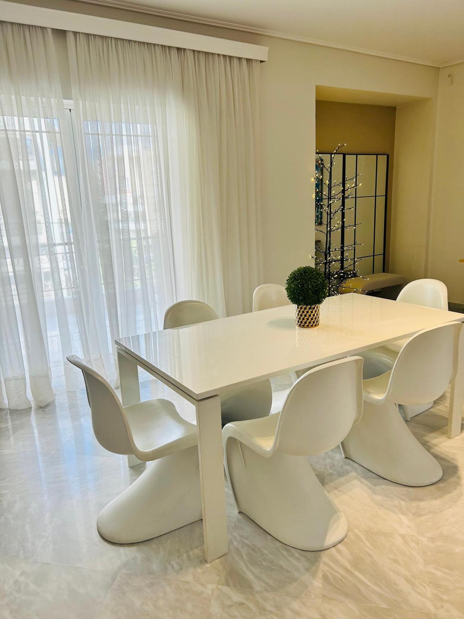 Kaliroon Seaside Apartment Kalamata Bagian luar foto