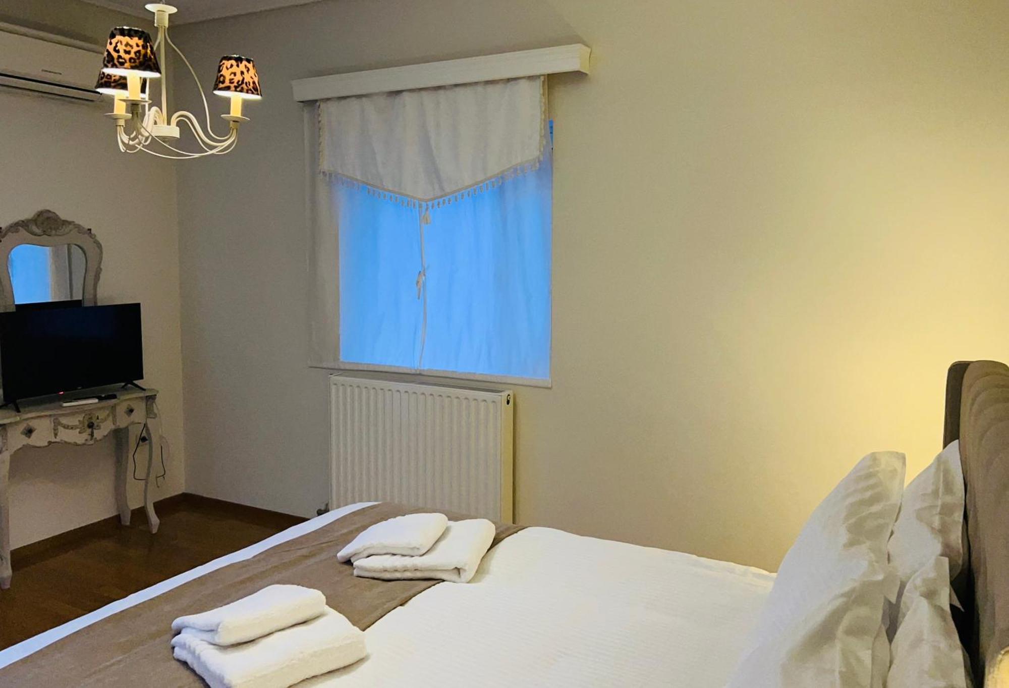 Kaliroon Seaside Apartment Kalamata Bagian luar foto