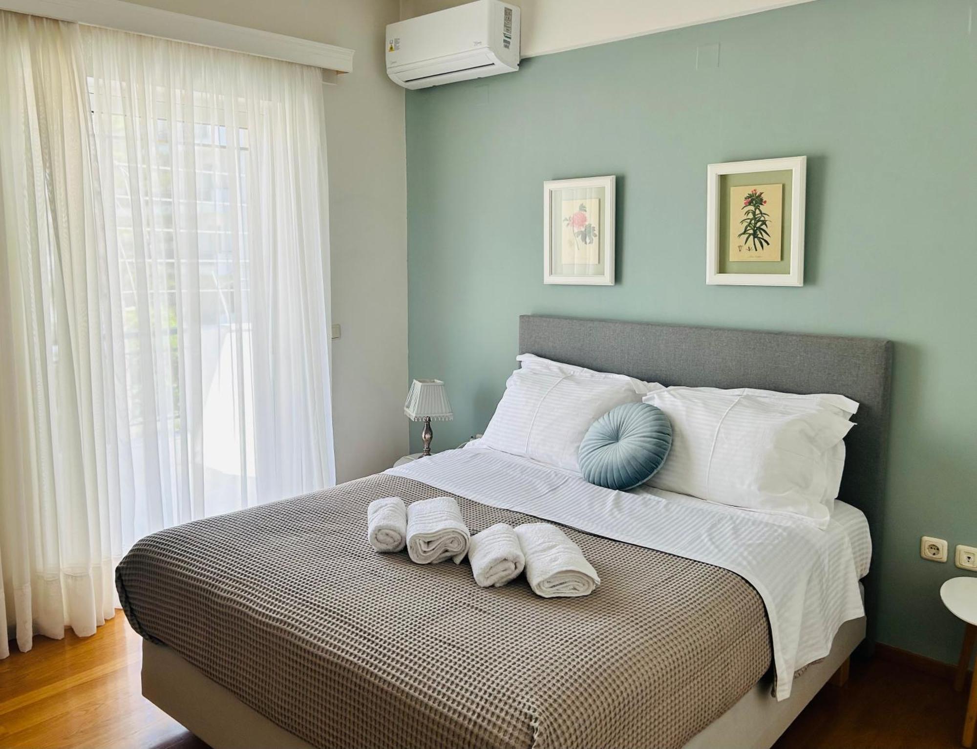 Kaliroon Seaside Apartment Kalamata Bagian luar foto